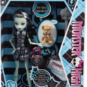 NEW! Monster High Creeproduction Frankie Stein Doll